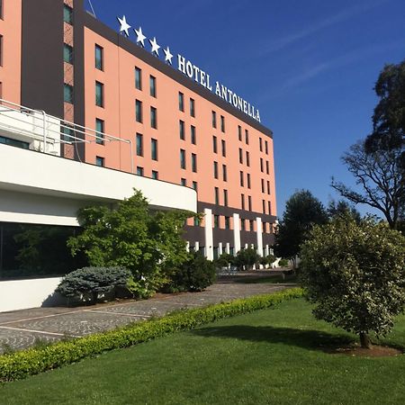 Shg Hotel Antonella Помеция Екстериор снимка