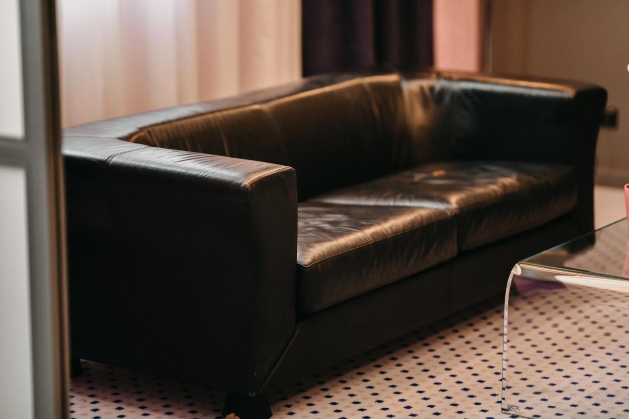 Shg Hotel Antonella Помеция Екстериор снимка