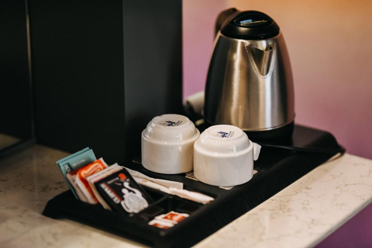 Shg Hotel Antonella Помеция Екстериор снимка