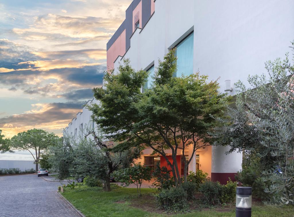 Shg Hotel Antonella Помеция Екстериор снимка