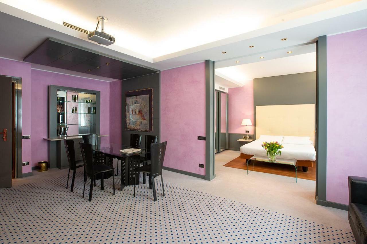 Shg Hotel Antonella Помеция Екстериор снимка